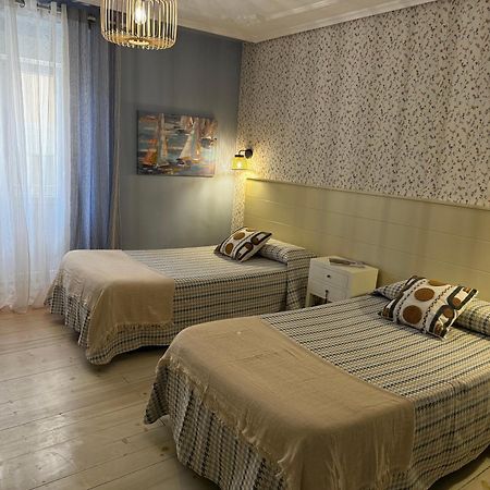 Hostal Boutique Puerta Del Sol Торрелавега Екстер'єр фото