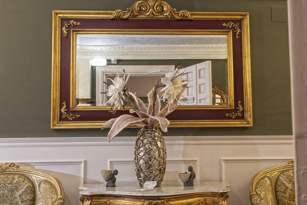 Hostal Boutique Puerta Del Sol Торрелавега Екстер'єр фото