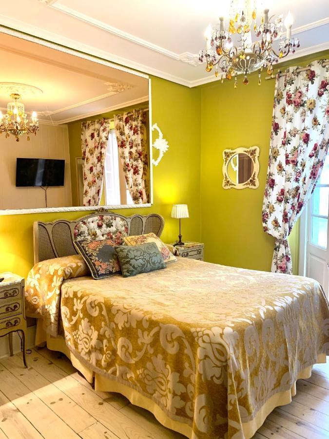 Hostal Boutique Puerta Del Sol Торрелавега Екстер'єр фото