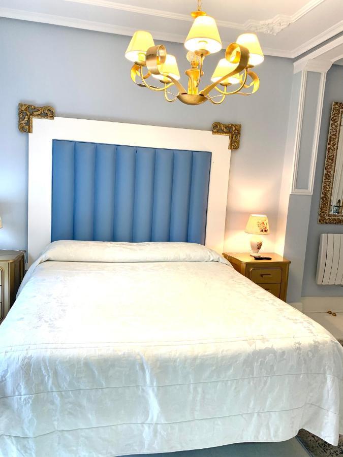 Hostal Boutique Puerta Del Sol Торрелавега Екстер'єр фото