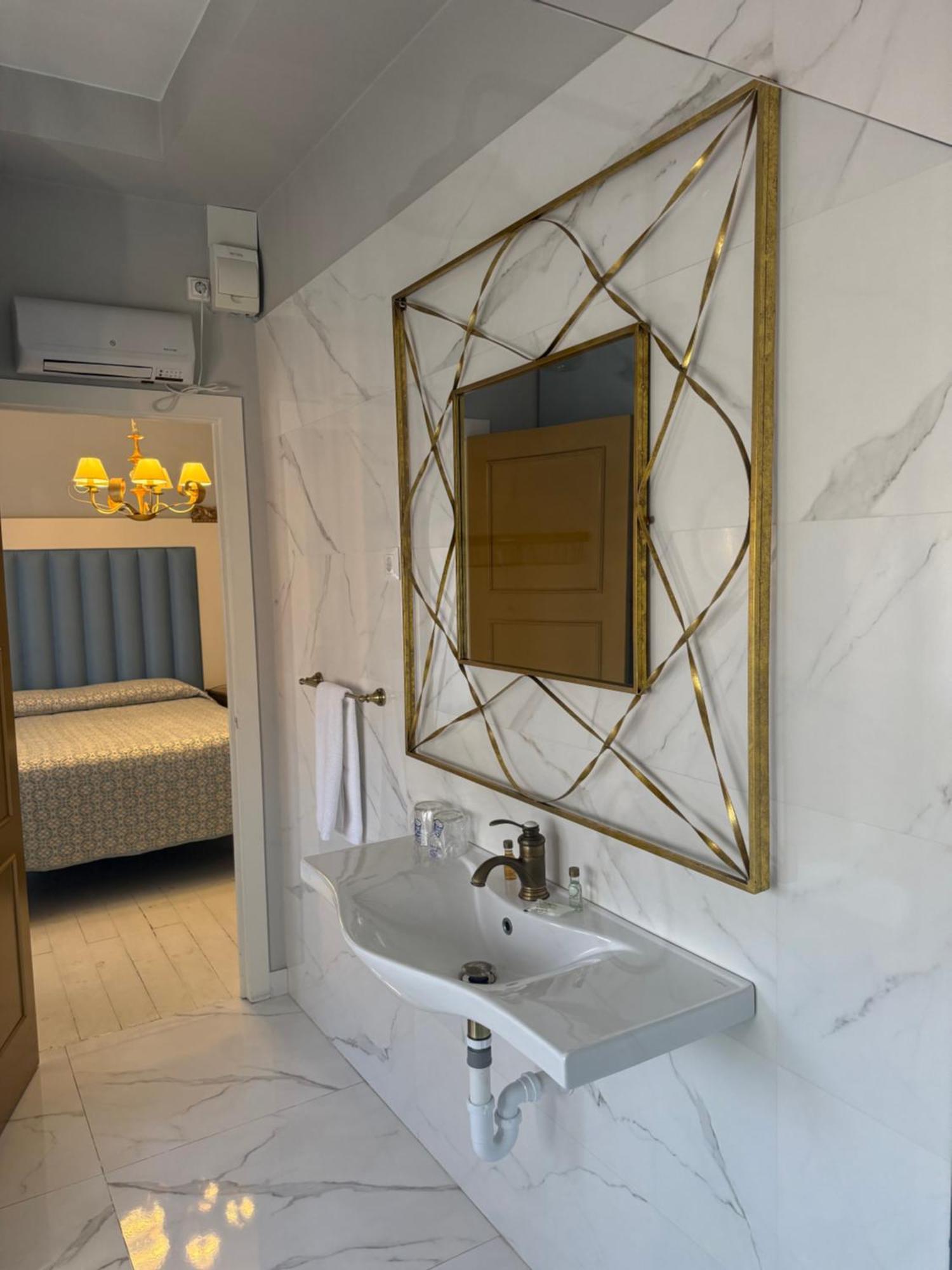 Hostal Boutique Puerta Del Sol Торрелавега Екстер'єр фото